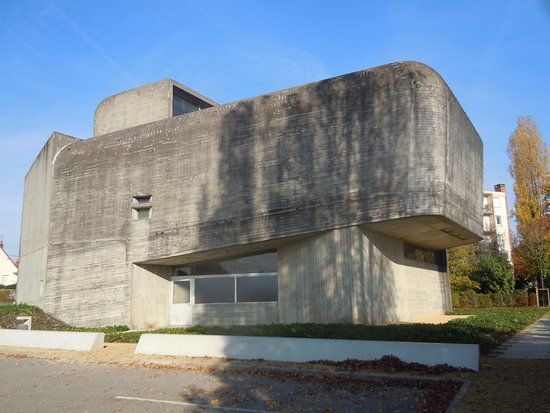Eglise Sainte Bernadette du Banlay