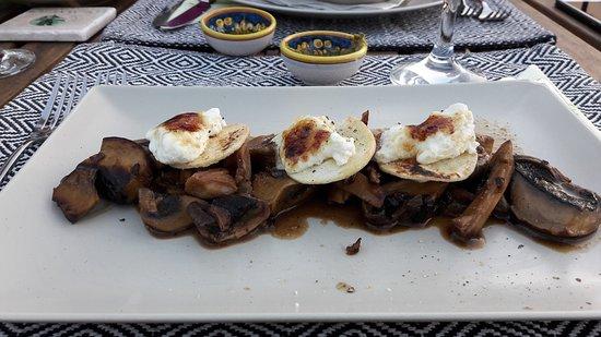 Eucalyptos Restaurant