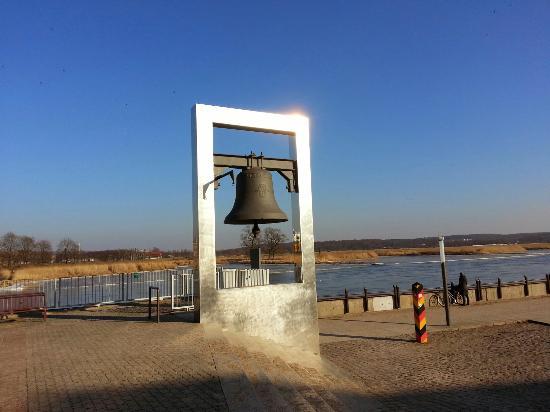 Dzwon Pokoju we Frankfurcie nad Odrą