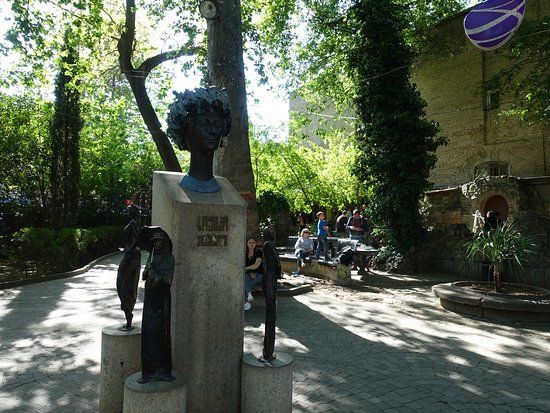 Monument to Sofiko Chiaureli