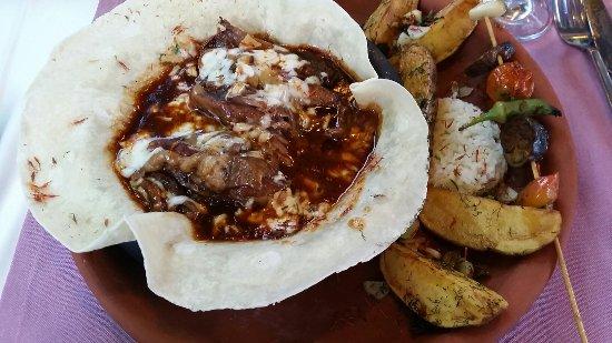 Aksu Restaurant & Winehouse