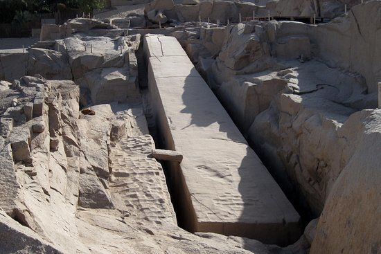 Niedokończony Obelisk