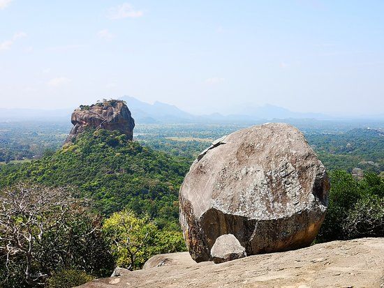 Punkt widokowy Pidurangala Rock