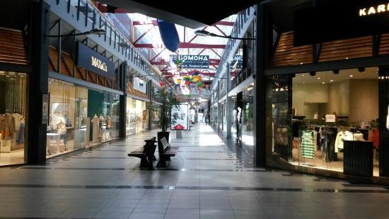 Centrum handlowo-rozrywkowe Cosmopolite