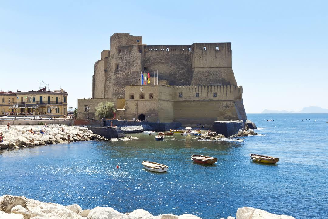 Castel dell'Ovo w Neapolu