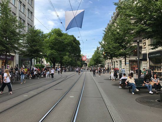 Ulica handlowa Bahnhofstrasse