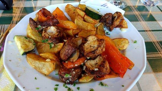 Nagyapam Fogadoja es Borozoja