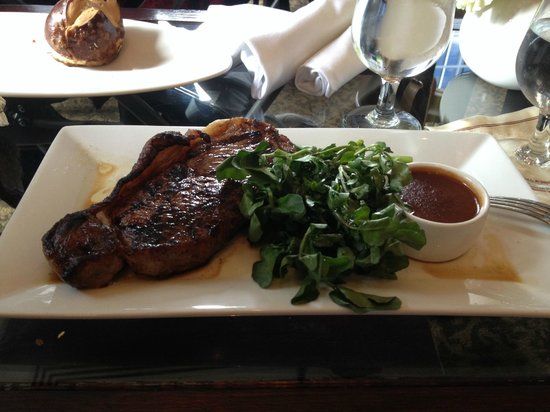 Randolph's Bar & Lounge