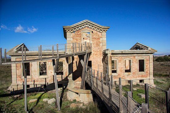 La casa del semáforo y el cuartel de los carabineros