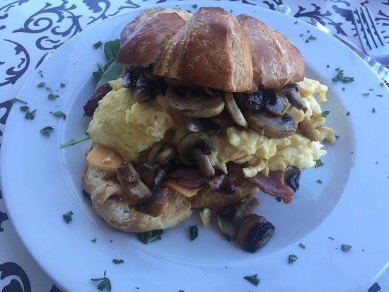 Carlucci's Table View