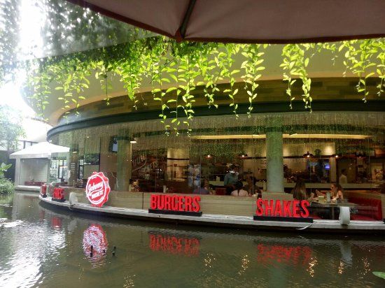 Johnny Rockets Beachwalk