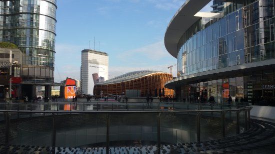 Plac Piazza Gae Aulenti