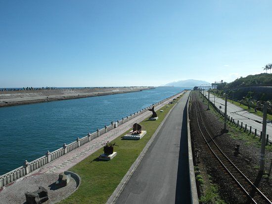 Hualien Harbor Landscape Bridge