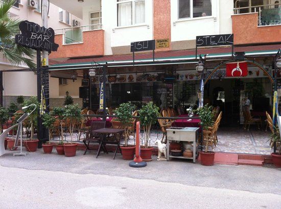 Thomas Bar & Restaurant