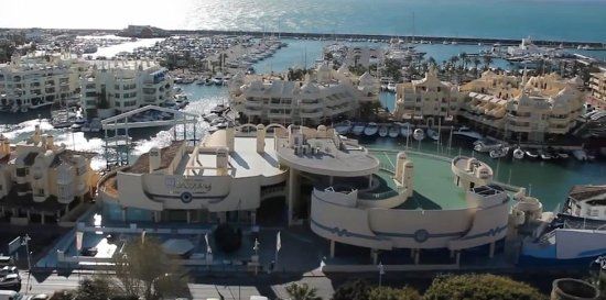 Centrum Handlowe Puerto Marina