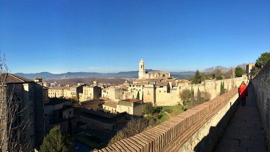 Przejście po Starożytnym Murze
