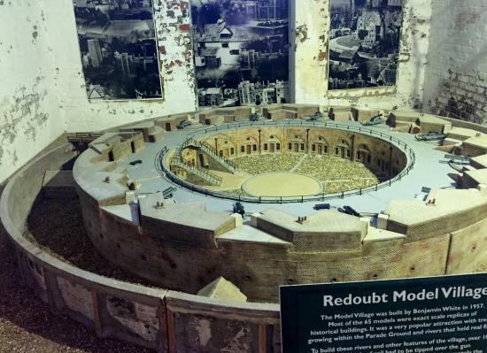 Twierdza Redoubt i muzeum wojskowe