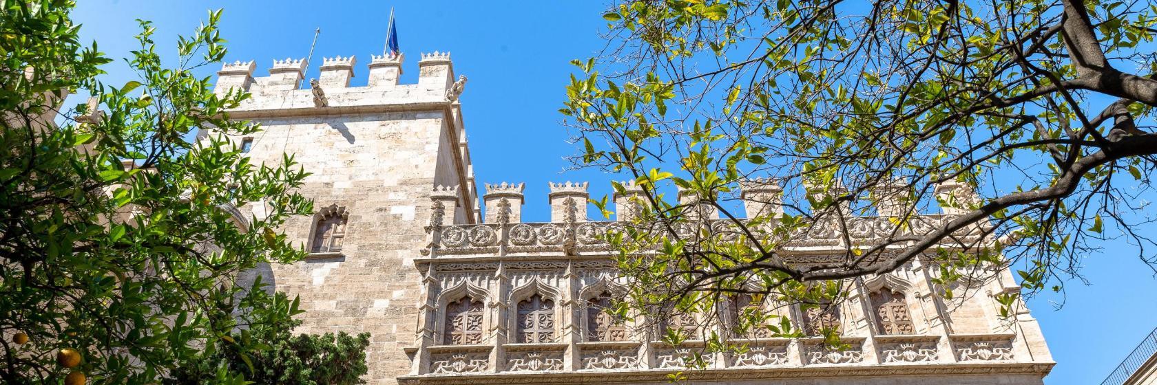 Zabytkowy budynek giełdy jedwabiu La Lonja de la Seda