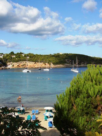 Zabytkowa wieża Torre de Portinatx