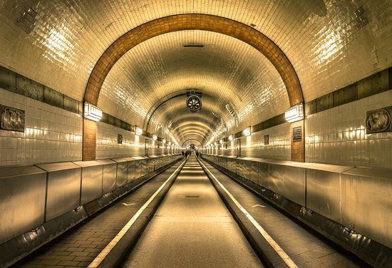 Stary tunel pod Łabą