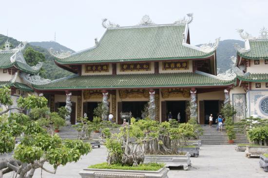Pagoda Linh Ung