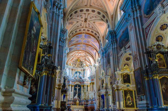 Bazylika archikatedralna Świętych Apostołów Piotra i Pawła w Kownie